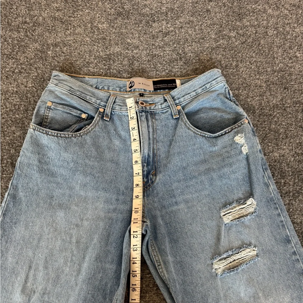Levi's SilverTab Women’s Jeans Size 31 Blue 94 Baggy Light Distressed